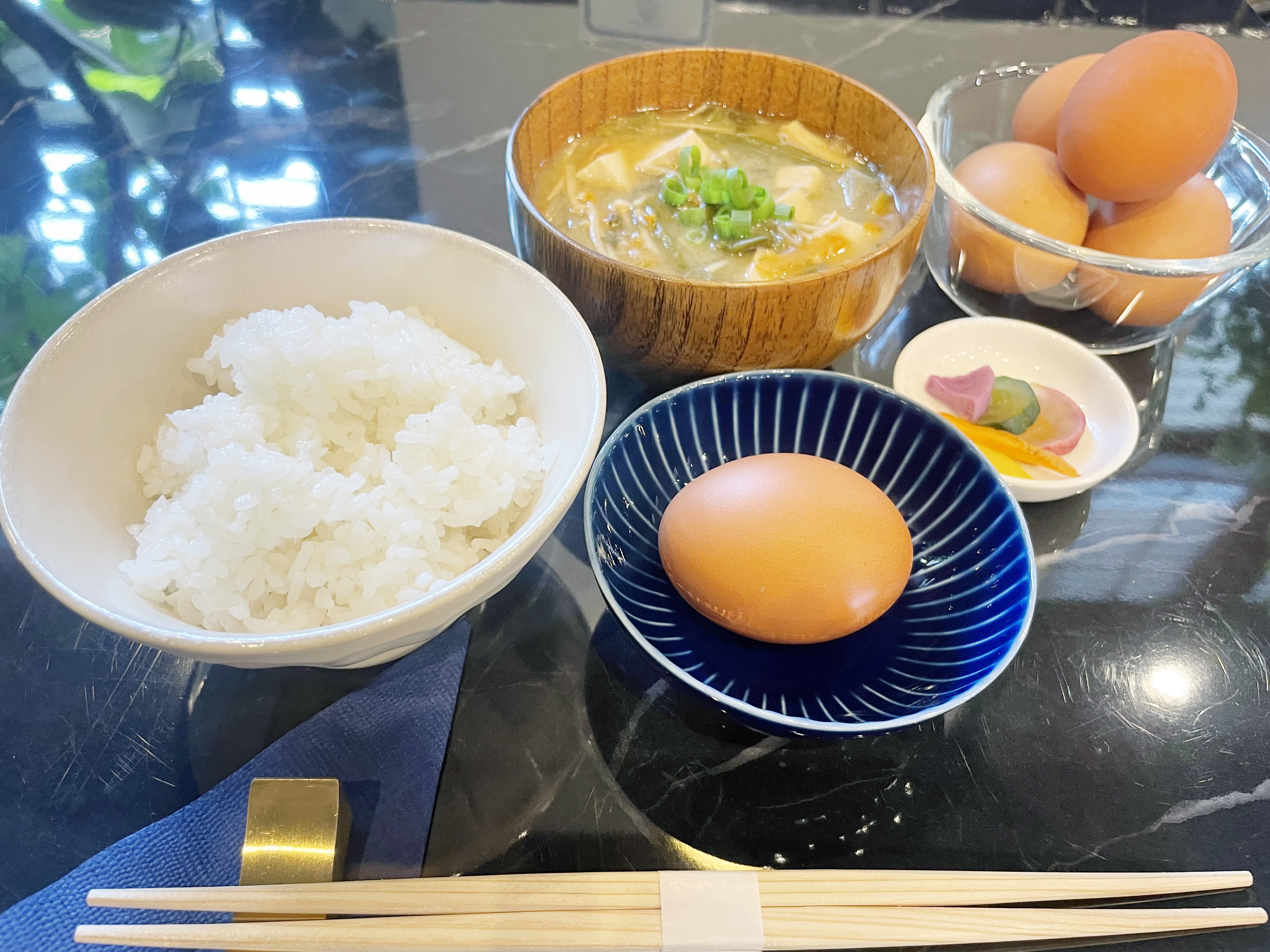 yolocafe芦屋本店　自家製醤油麹の卵かけご飯のイメージ写真